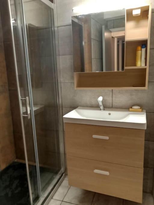 Gonnelles Appartement T3 Centre Ville Rdc D Agen Exterior photo
